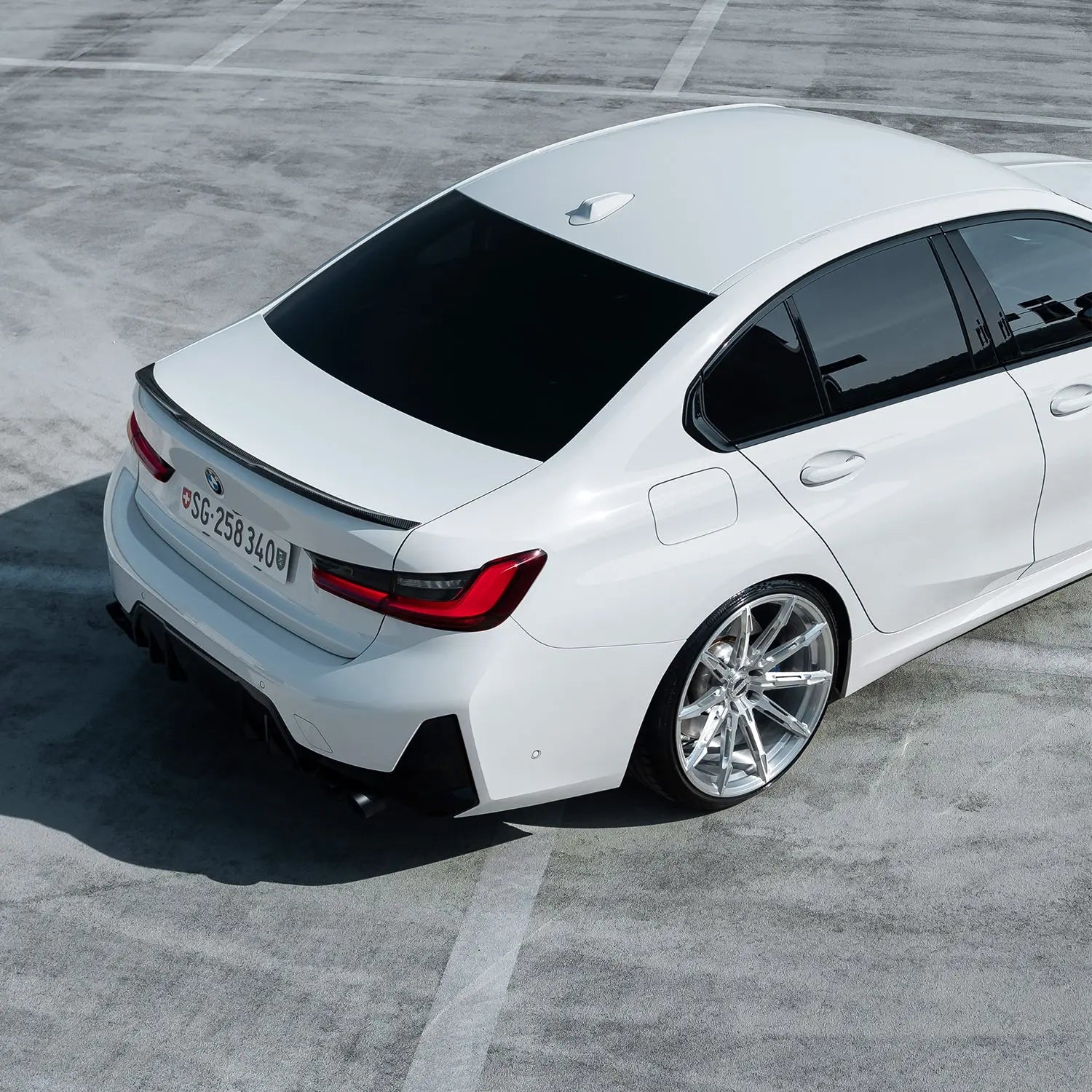 BMW 3 Series G20/G21 with Radi8 R806 20 inch Silver wheels – rear view with sporty fitment