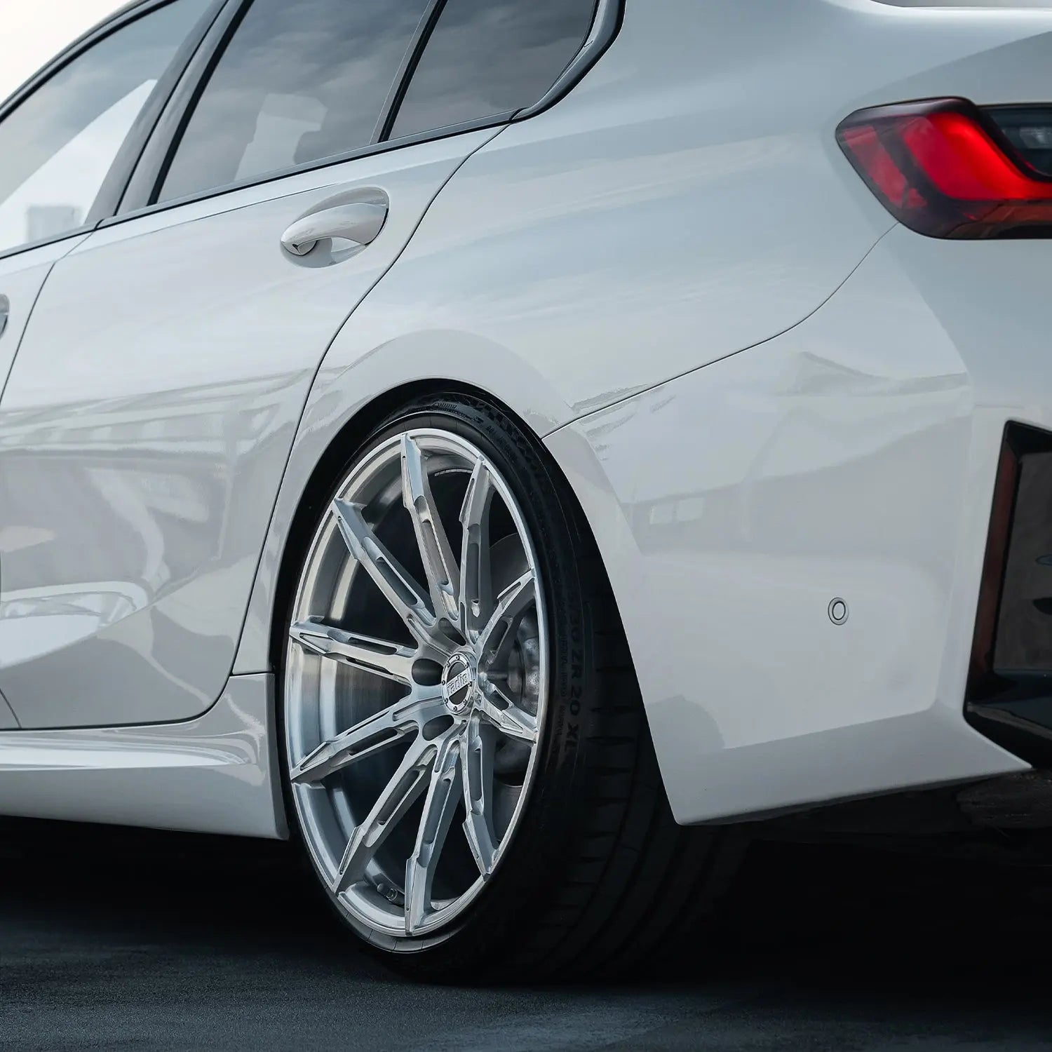 Side detail shot of BMW 3 Series G20/G21 with Radi8 R806 20 inch Silver – perfect flush fitment