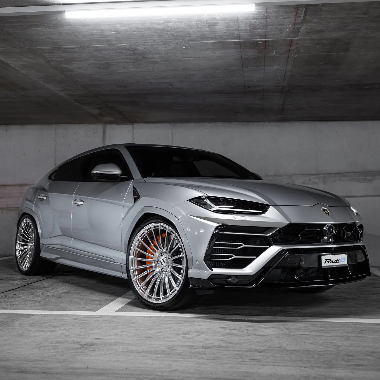 Lamborghini Urus rolling shot with Radi8 R802 forged wheels – 23 inch fitment