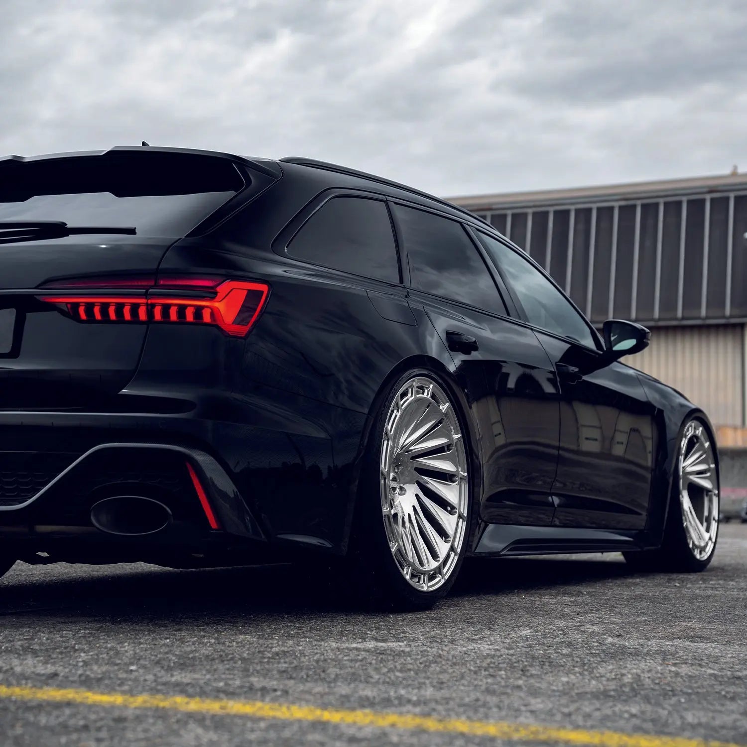 R807/R808 Setup for Audi RS6 C8 11x23 Inch radi8wheels