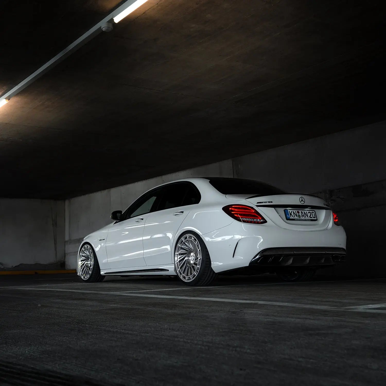 Mercedes-Benz C63S W205 Radi8 R807 Silver 20 Inch concave wheels – front close-up design