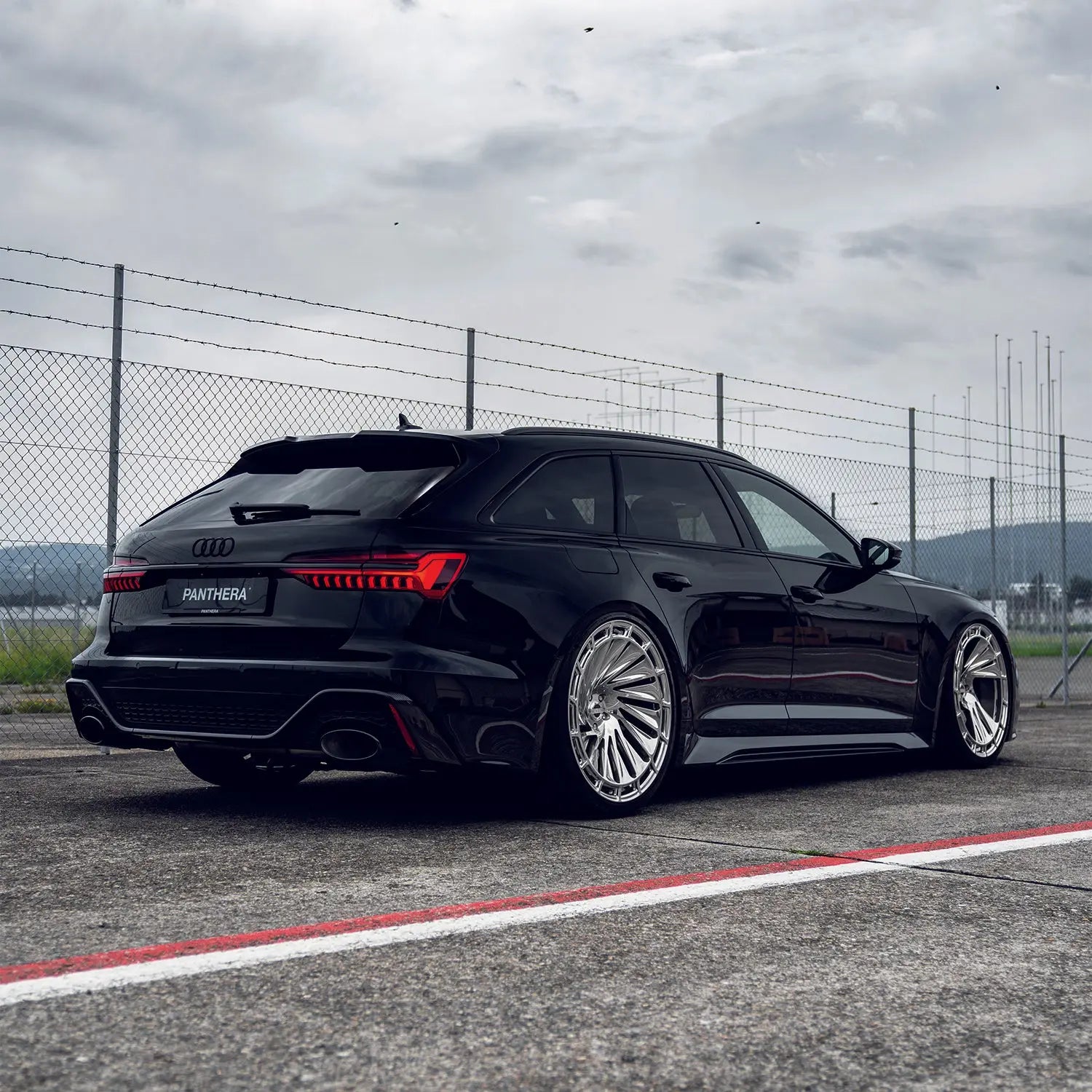 R807/R808 Setup for Audi RS6 C8 11x23 Inch radi8wheels