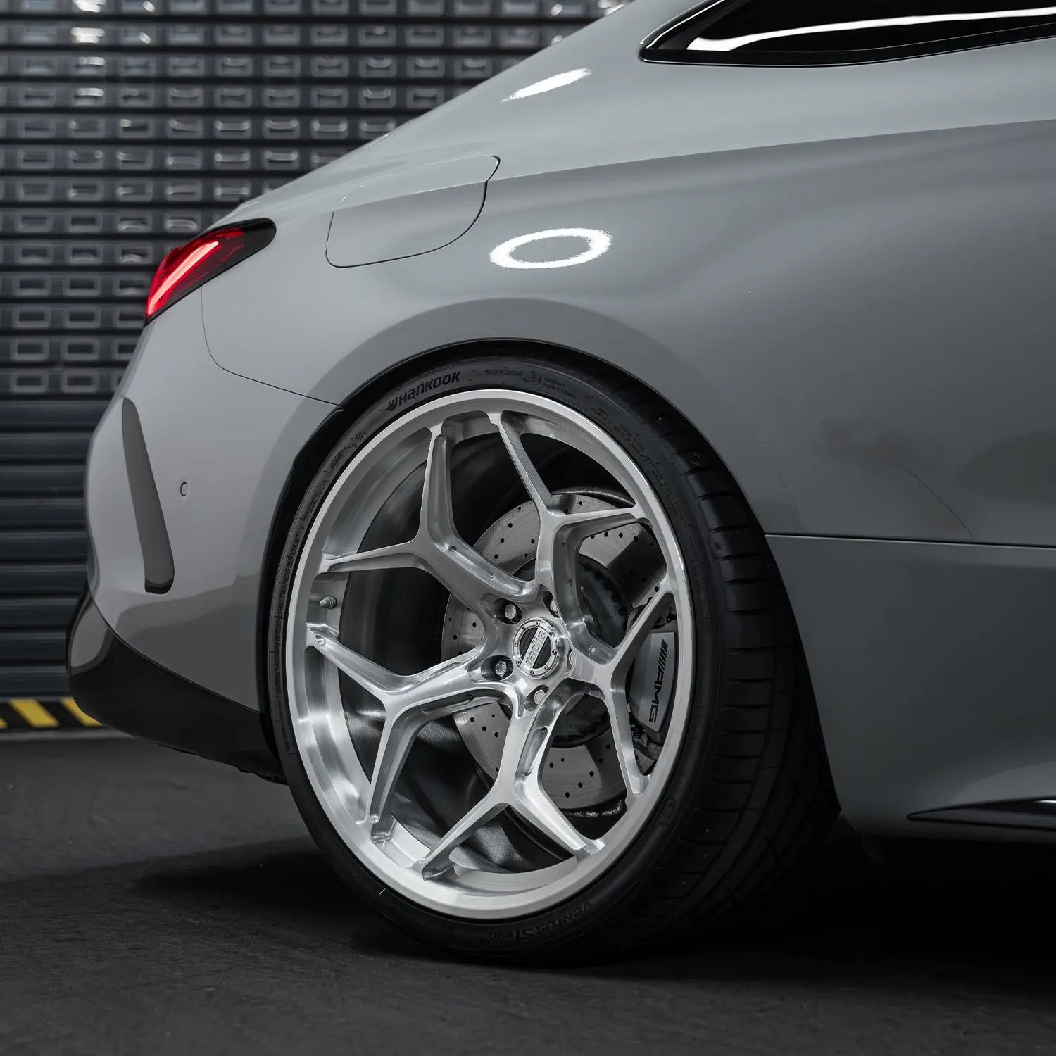 Raijin Setup for CLE 53 AMG 21 Inch radi8wheels