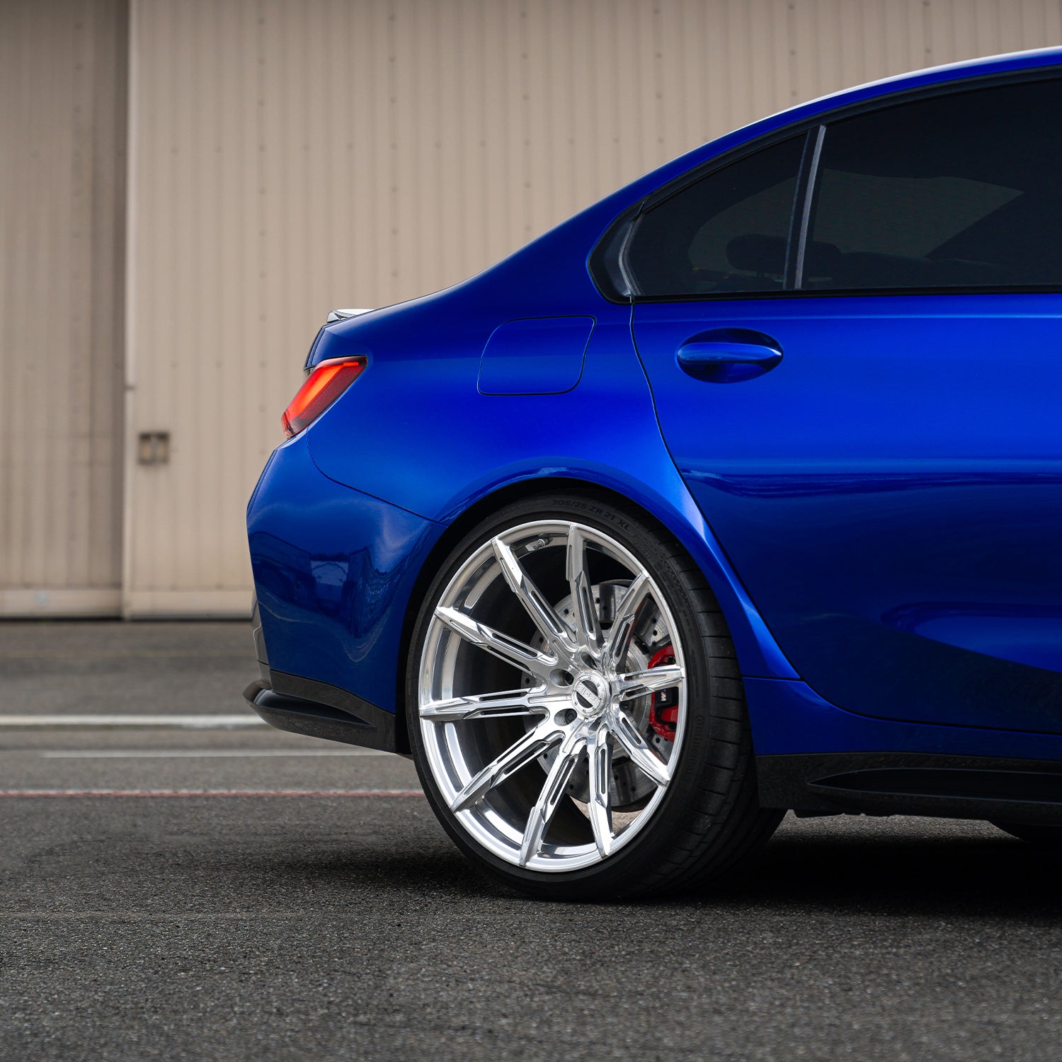 BMW M3 (G80-G81) | Radi8 R806 | Double-Staggerd 20"/21"